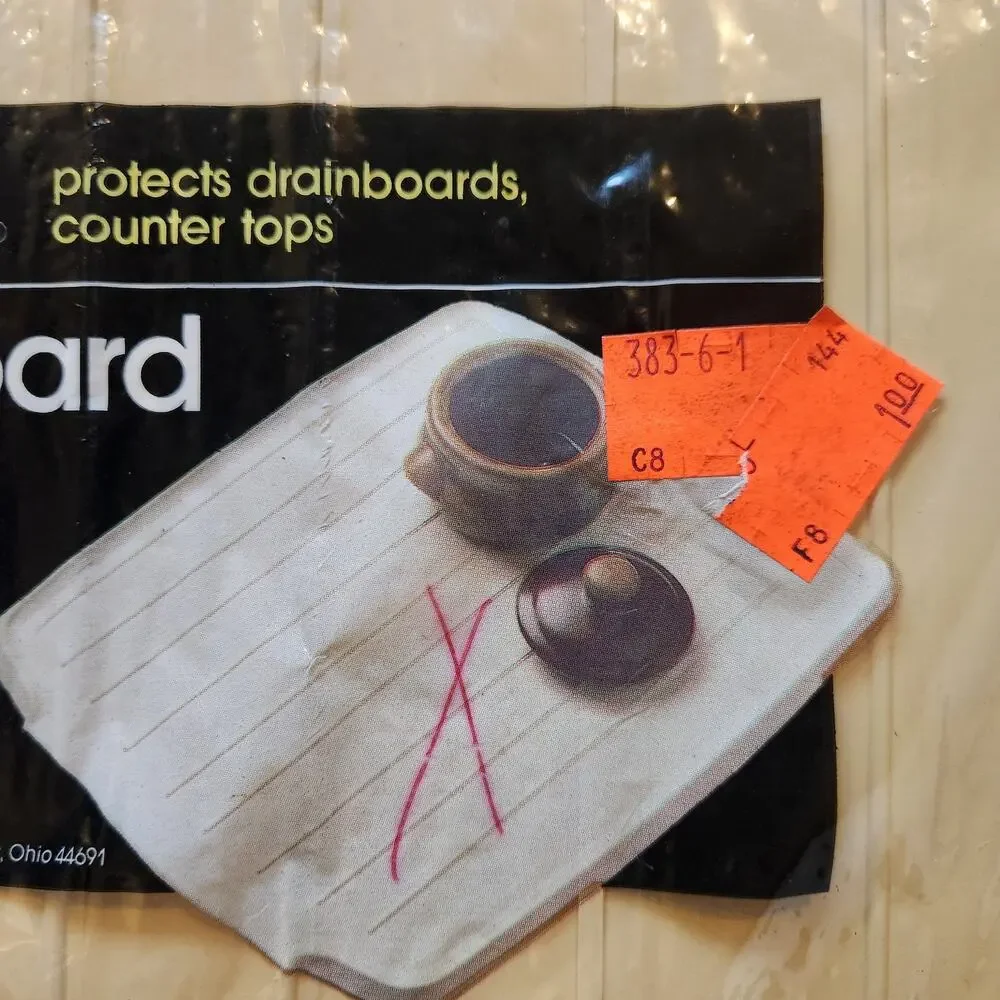New! VTG 1986 Rubbermaid No. 1121 Almond Drainboard Mat 14.75